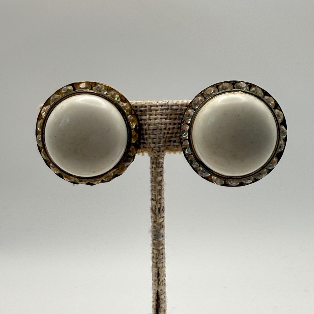 Midcentury Faux Pearl Rhinestone MobWife Academia Dainty Vintage Clip On White